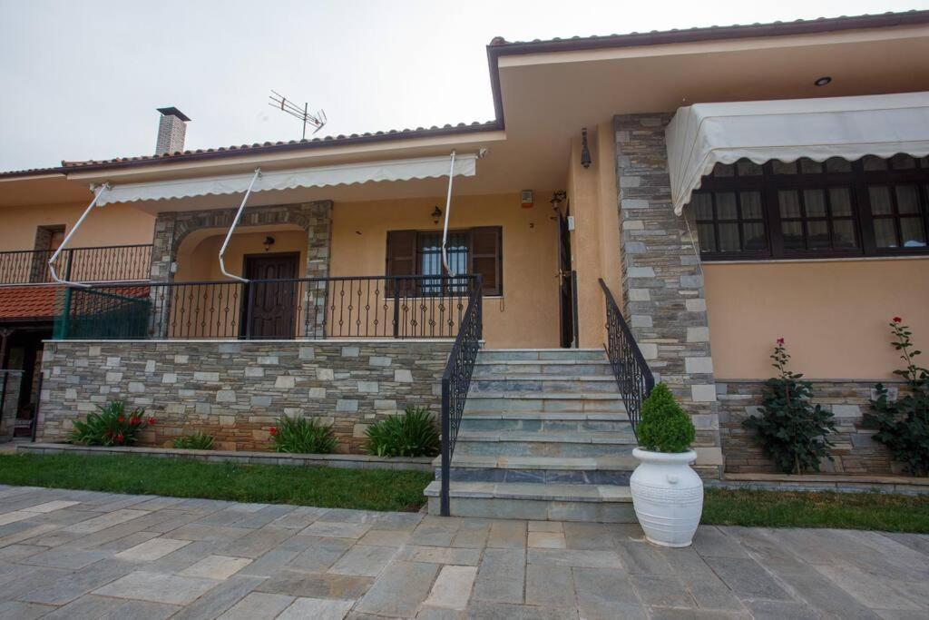 Βίλα Για Όλες Τις Εποχές Του Χρόνου Kozani Exterior foto